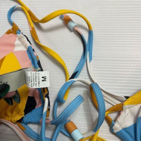 Maaji Swizzle Camellia Sliding Triangle Reversible Bikini Top Size Medium - Picture 6 of 7